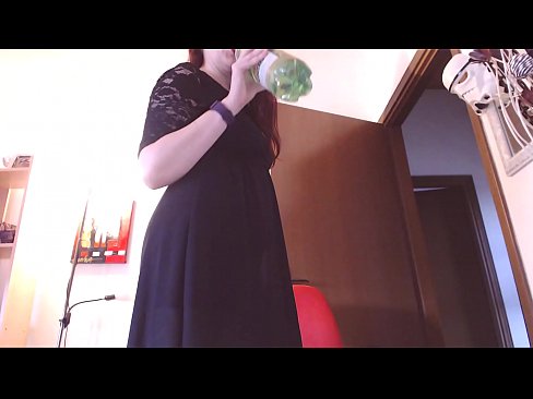 ❤️ Un escravo sumiso que adora as bragas sucias e deliciosas vese obrigado a masturbarse despois de ver este vídeo! ❤️❌ Vídeo porno en nós ❌❤